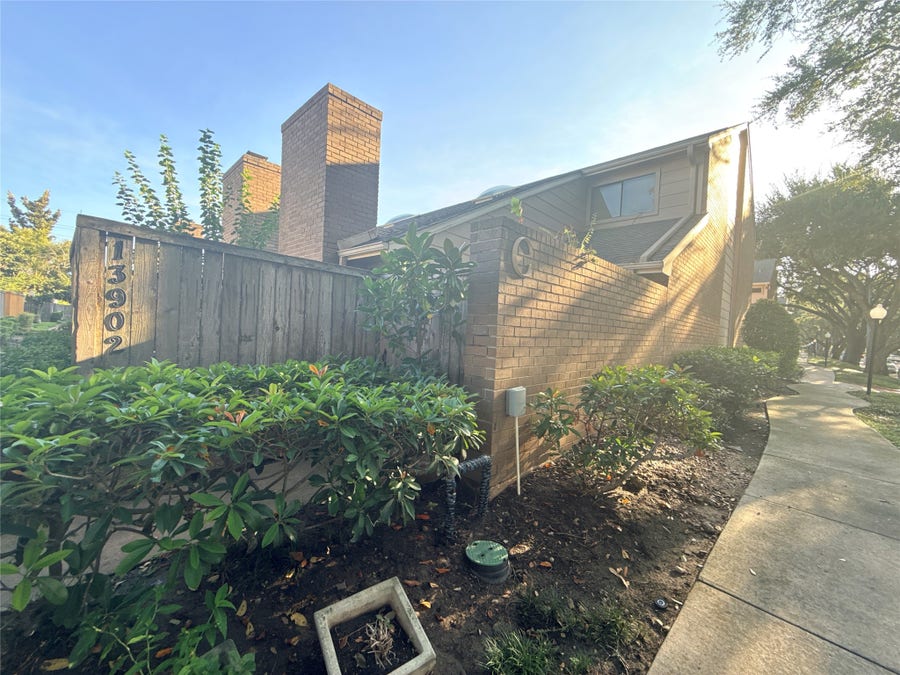 Property photo for 13902 Hollowgreen Drive, #27, Houston, TX