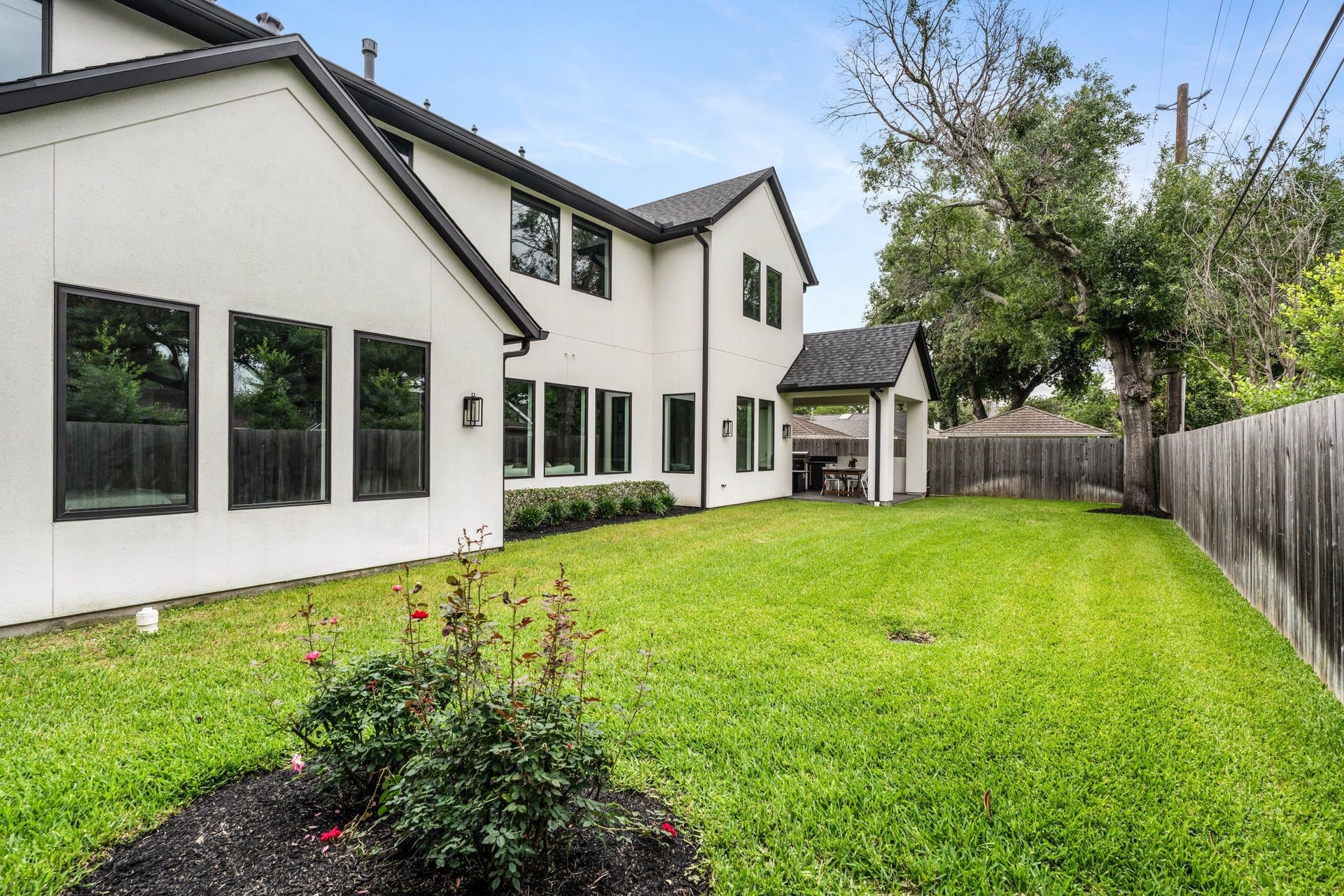 4638 Merwin Street, Houston, TX 77027 Designed for effortless indoor-outdoor living, the outdoor spaces provide a natural extension of the home's interior.