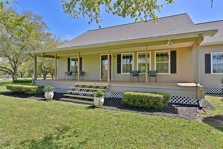 Property photo for 1 Wolfe Lane, Manvel, TX