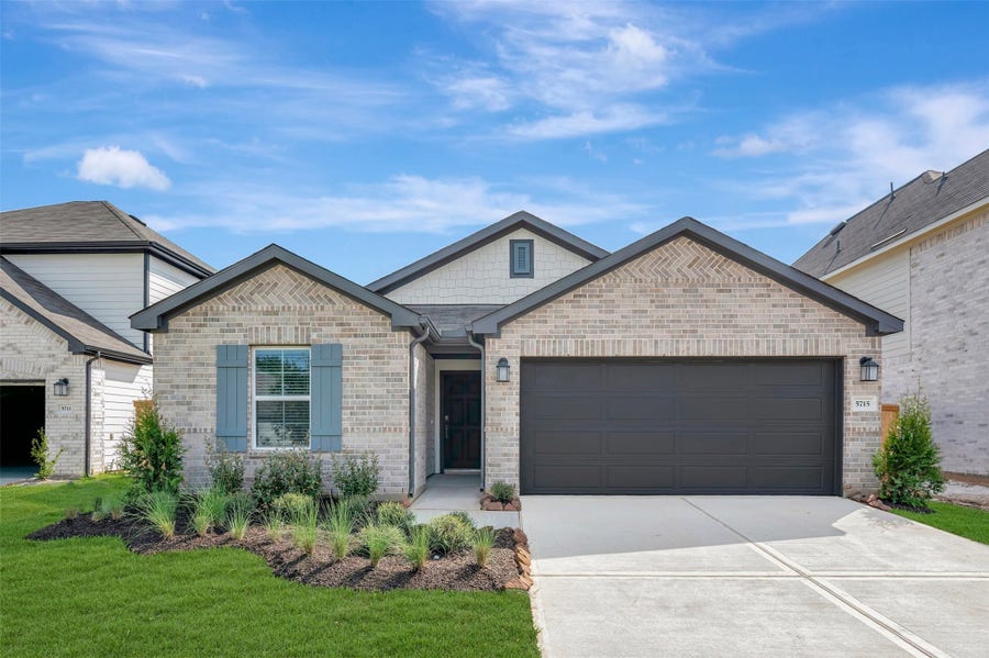 Property photo for 5715 Sunland Trail, Fulshear, TX