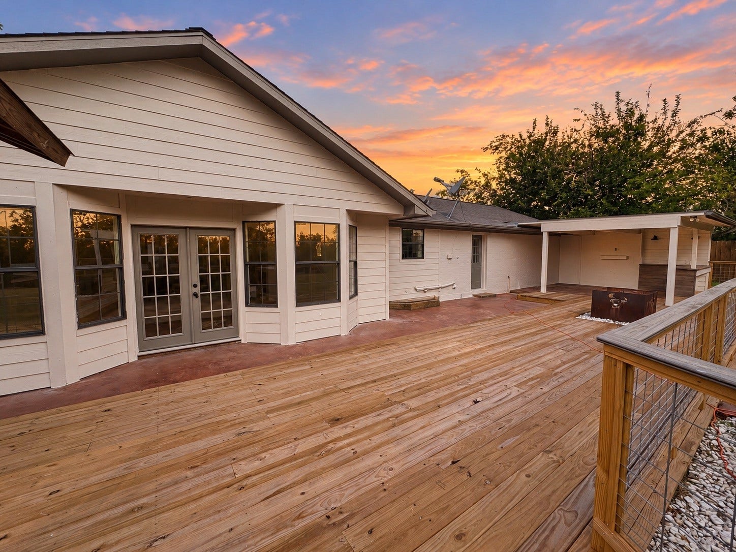 4425 Burditt Street, Santa Fe, TX 77510 4425 Burditt Street, Santa Fe, TX 77510