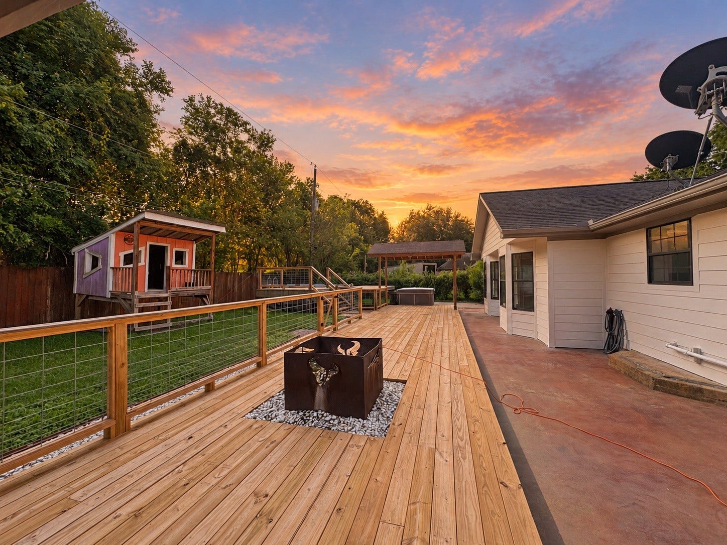 4425 Burditt Street, Santa Fe, TX 77510 4425 Burditt Street, Santa Fe, TX 77510