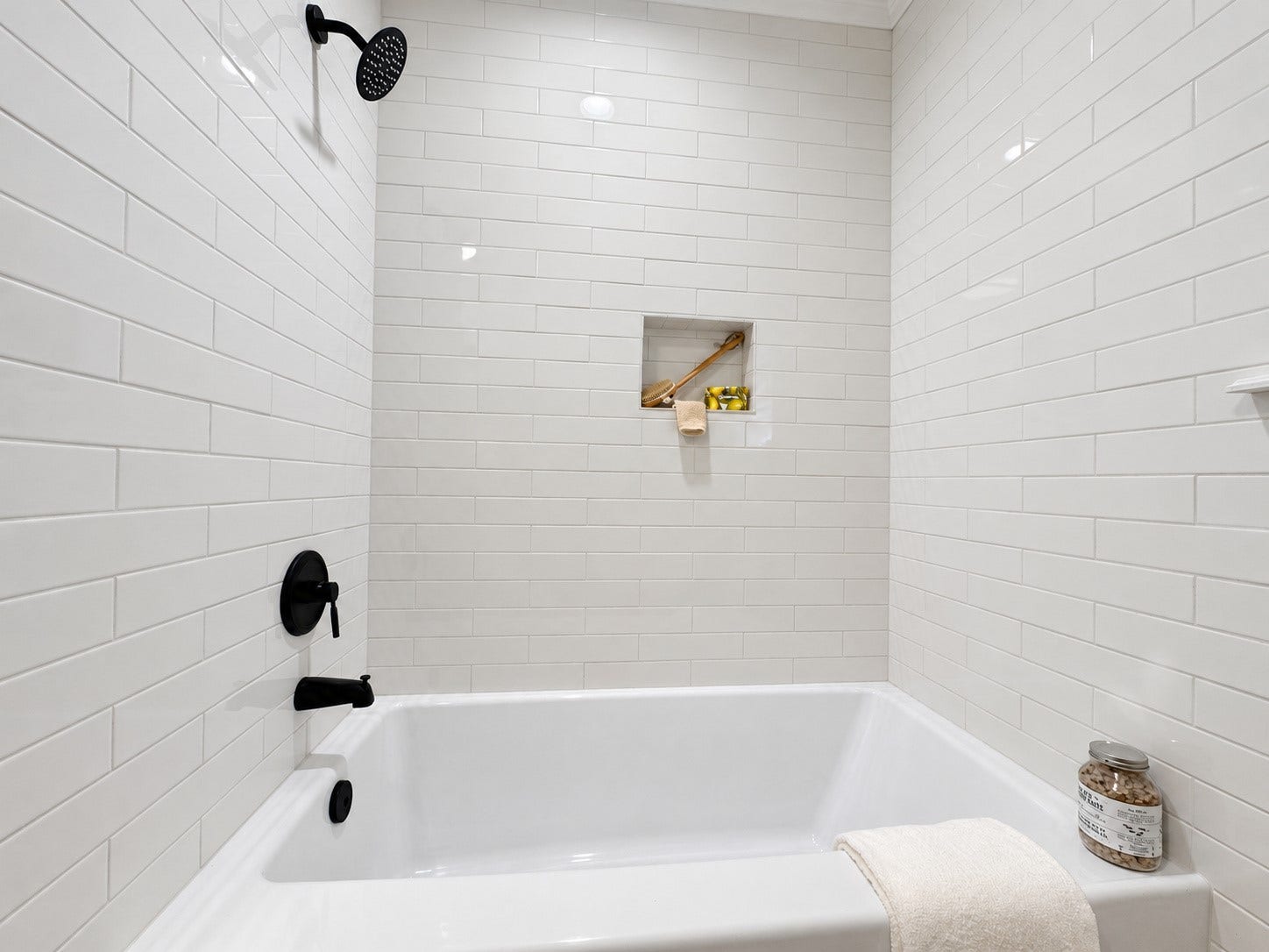 4425 Burditt Street, Santa Fe, TX 77510 Guest Bathroom