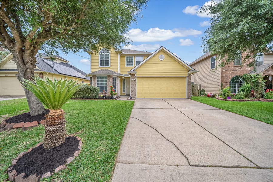Property photo for 2224 Shady Pine Dr, Conroe, TX
