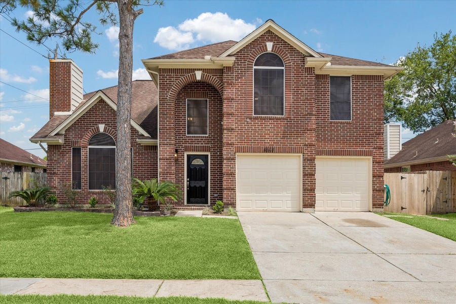 Property photo for 4503 Sugar Bars Drive, Friendswood, TX