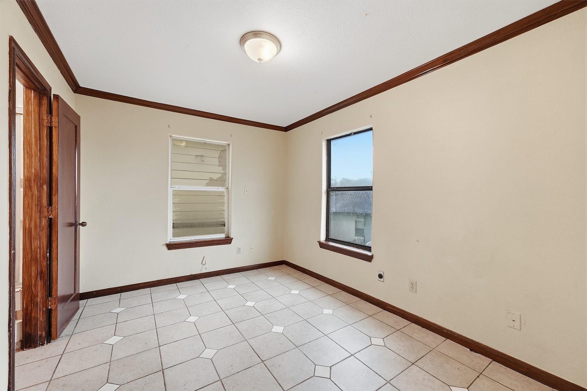 5709 Sherman Street, Houston, TX 77011 5709 Sherman Street, Houston, TX 77011