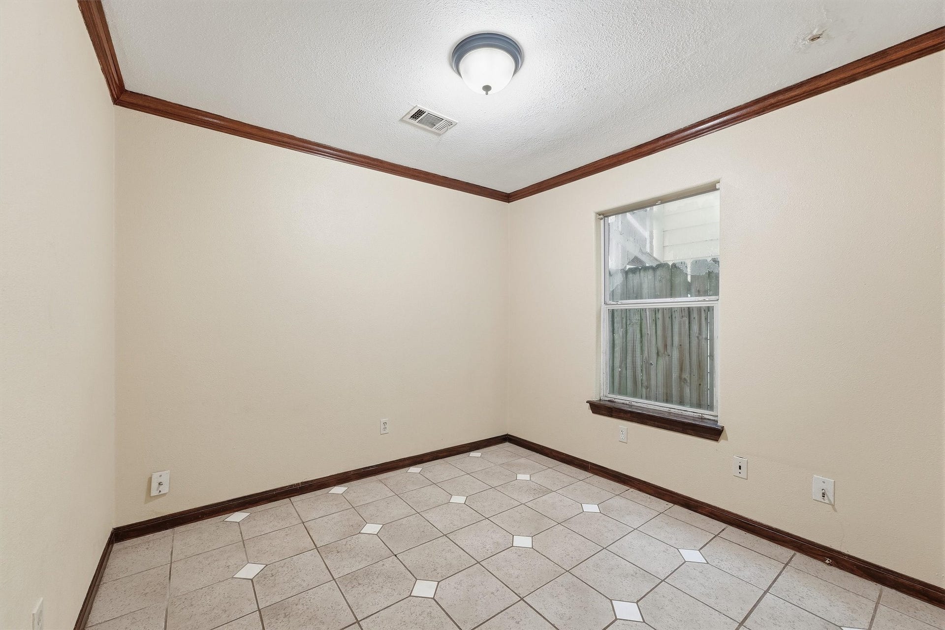 5709 Sherman Street, Houston, TX 77011 5709 Sherman Street, Houston, TX 77011