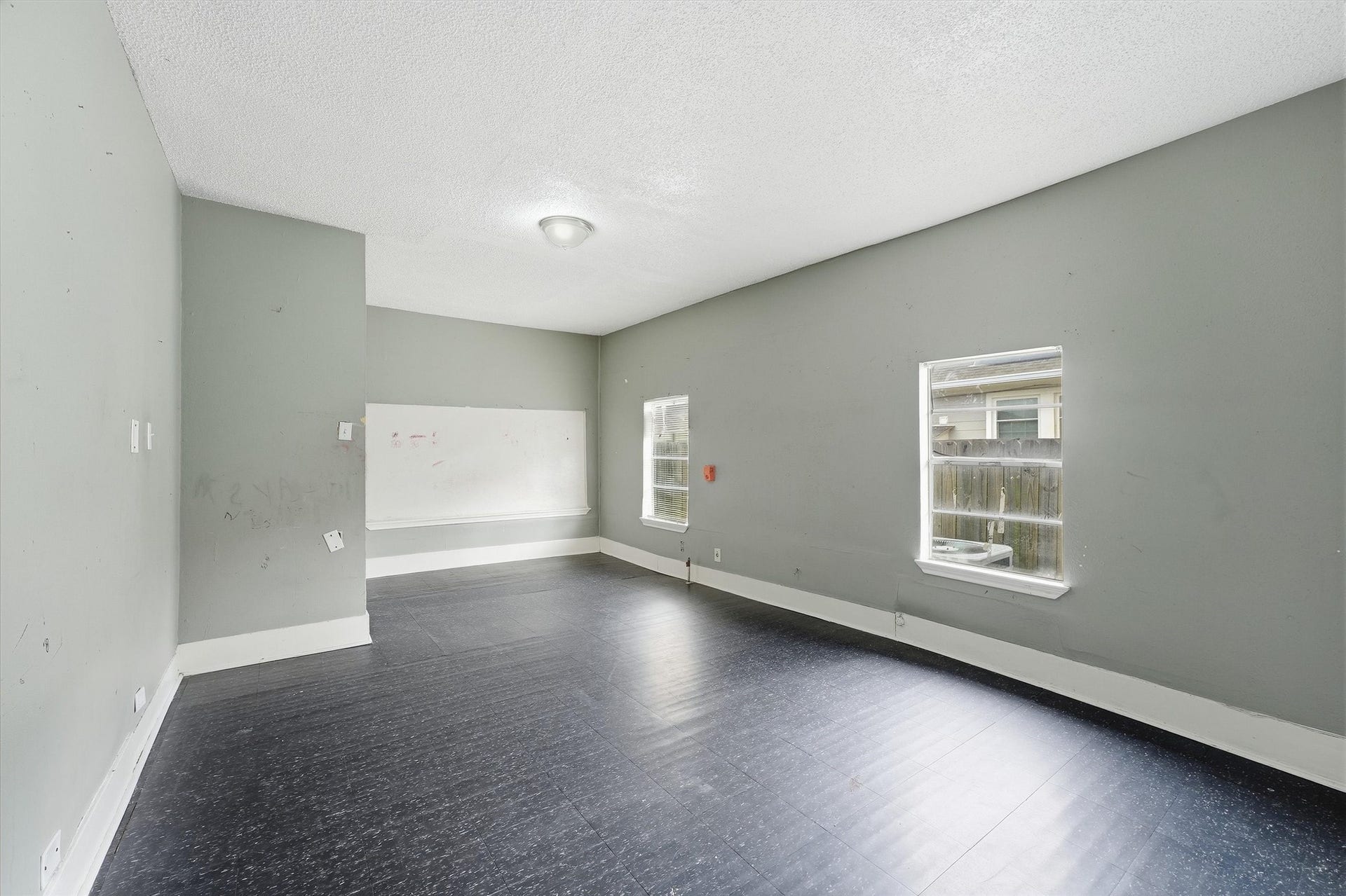 5709 Sherman Street, Houston, TX 77011 5709 Sherman Street, Houston, TX 77011