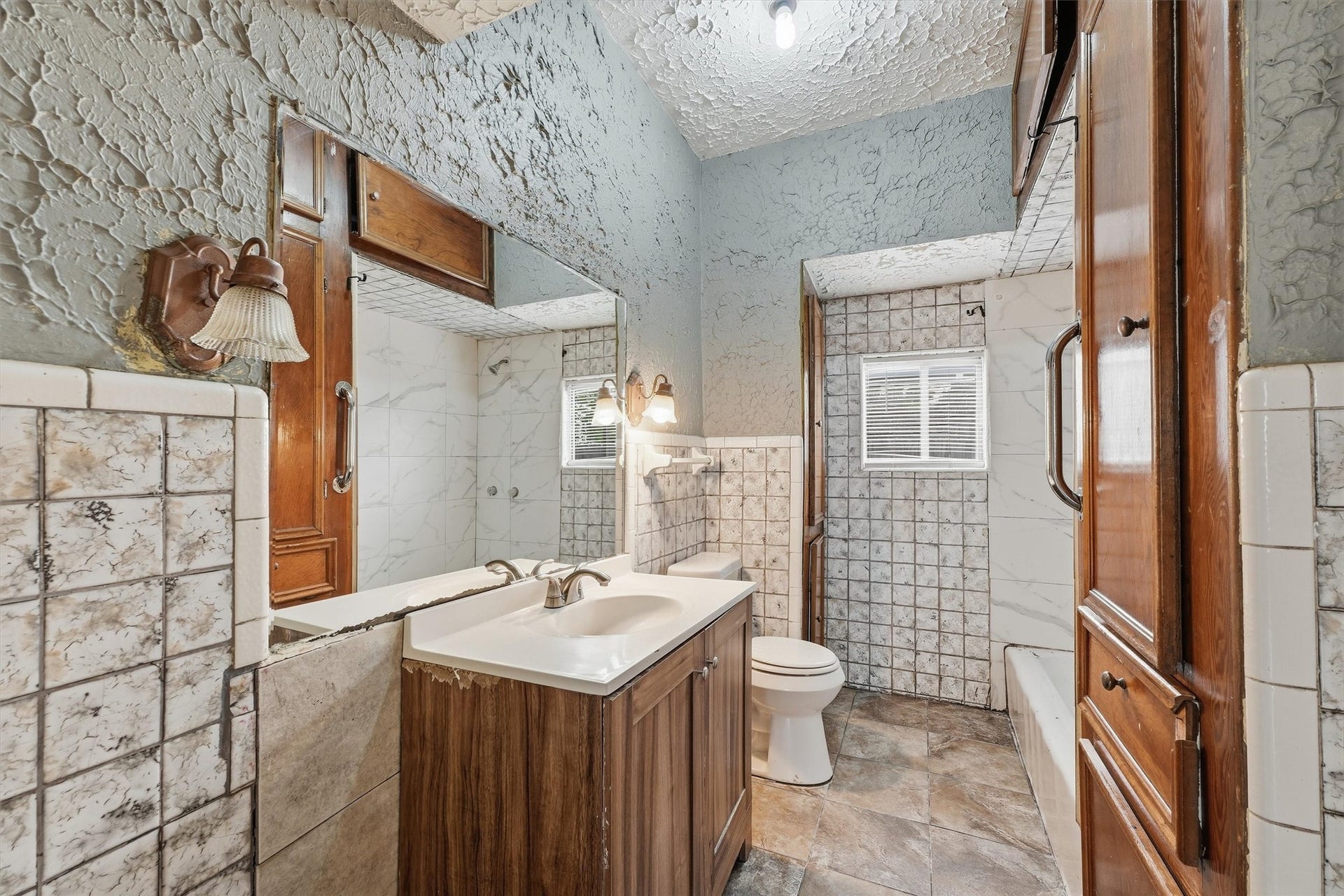 5709 Sherman Street, Houston, TX 77011 5709 Sherman Street, Houston, TX 77011