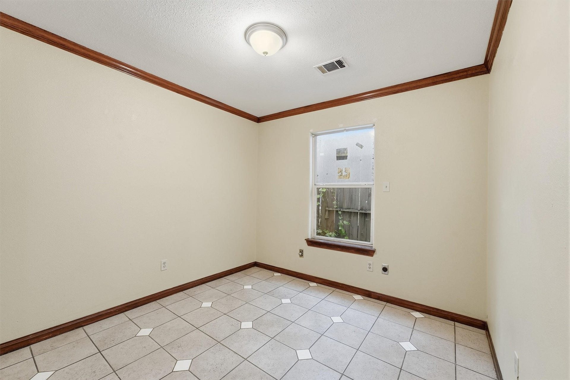 5709 Sherman Street, Houston, TX 77011 5709 Sherman Street, Houston, TX 77011