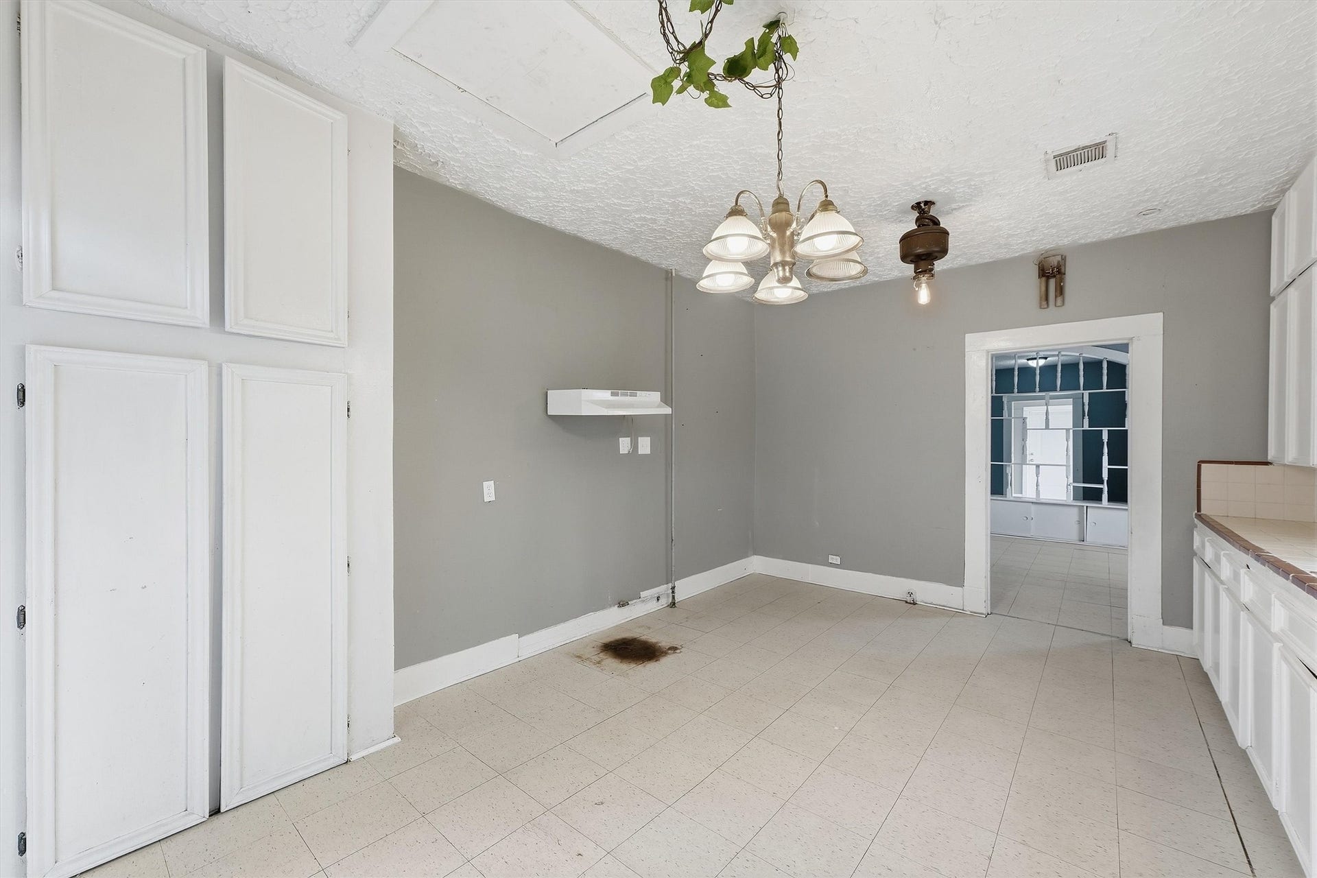 5709 Sherman Street, Houston, TX 77011 5709 Sherman Street, Houston, TX 77011