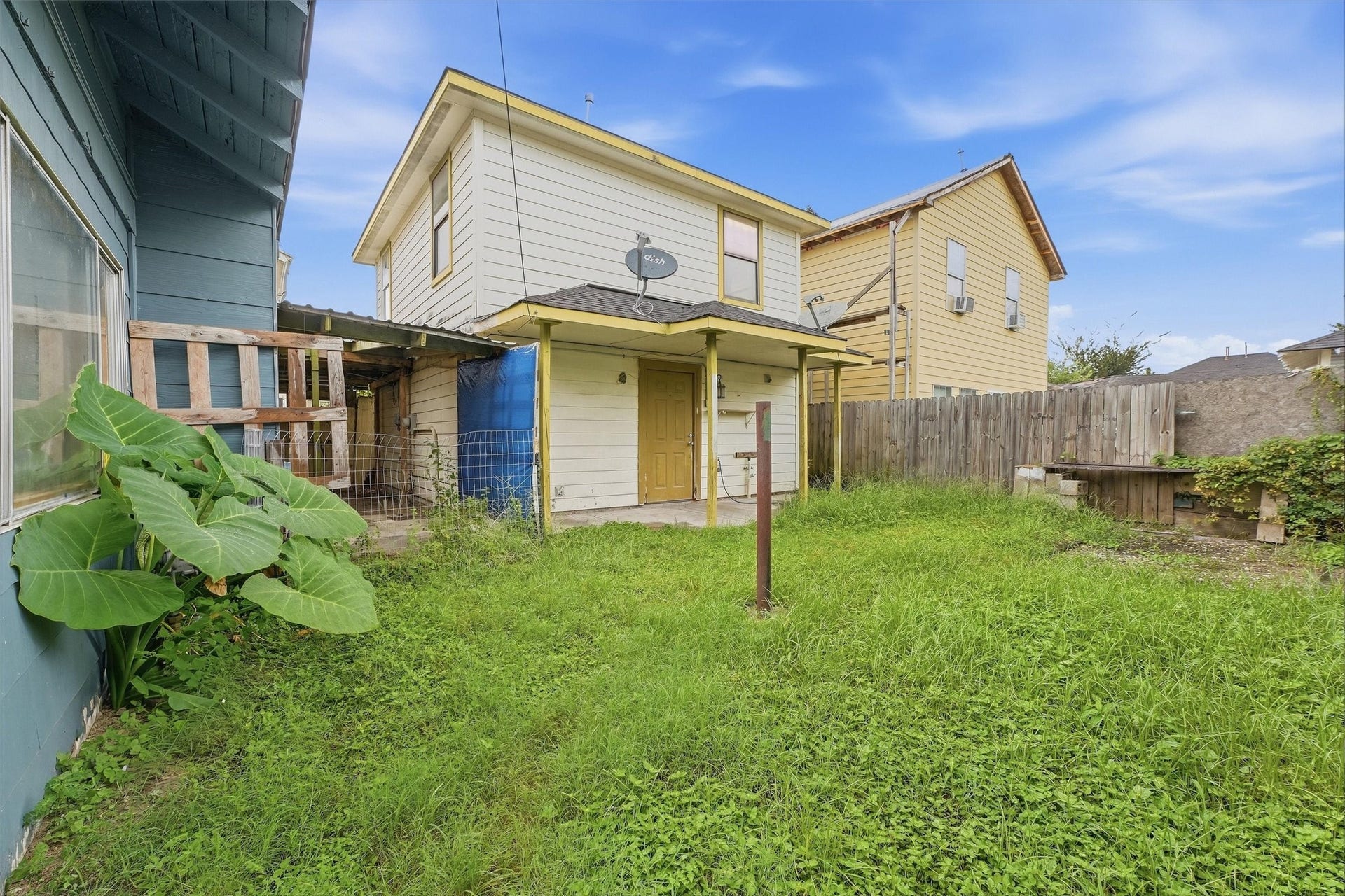 5709 Sherman Street, Houston, TX 77011 5709 Sherman Street, Houston, TX 77011