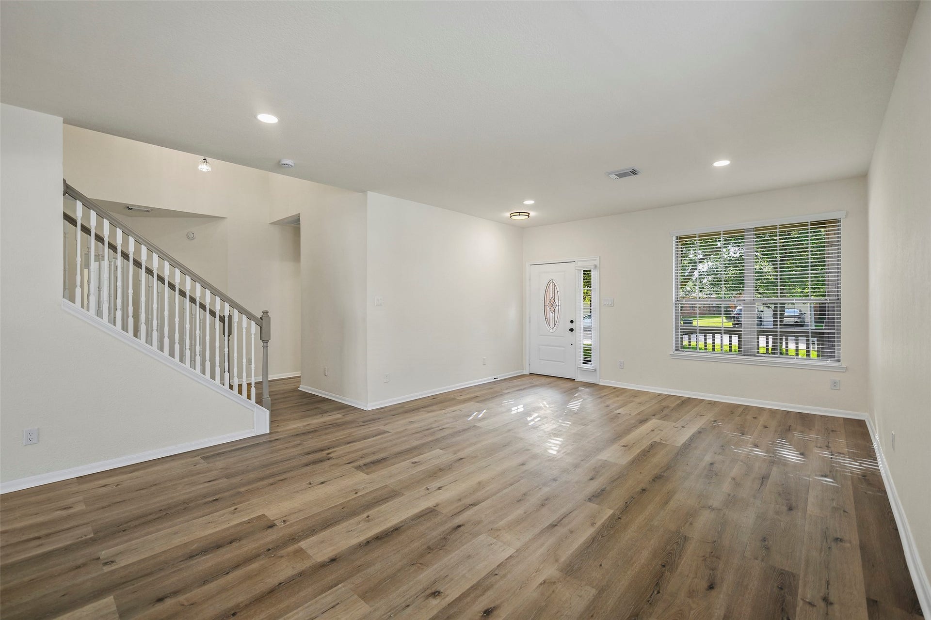 Formal Living & Dining