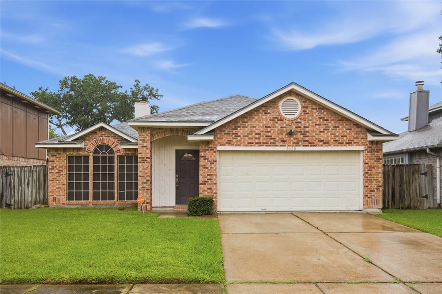 Property photo for 2028 Sandy Knoll Drive, Missouri City, TX