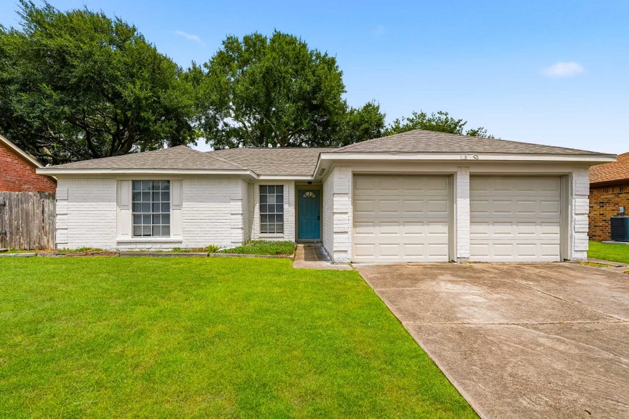 Property photo for 1310 Mossridge Drive, Missouri City, TX