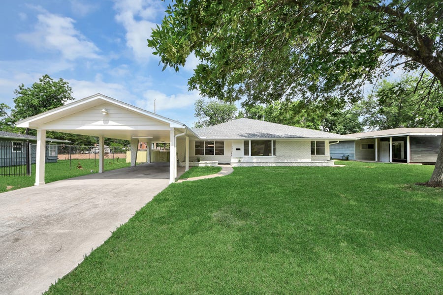 Property photo for 5455 N Crooked Creek Drive, Houston, TX