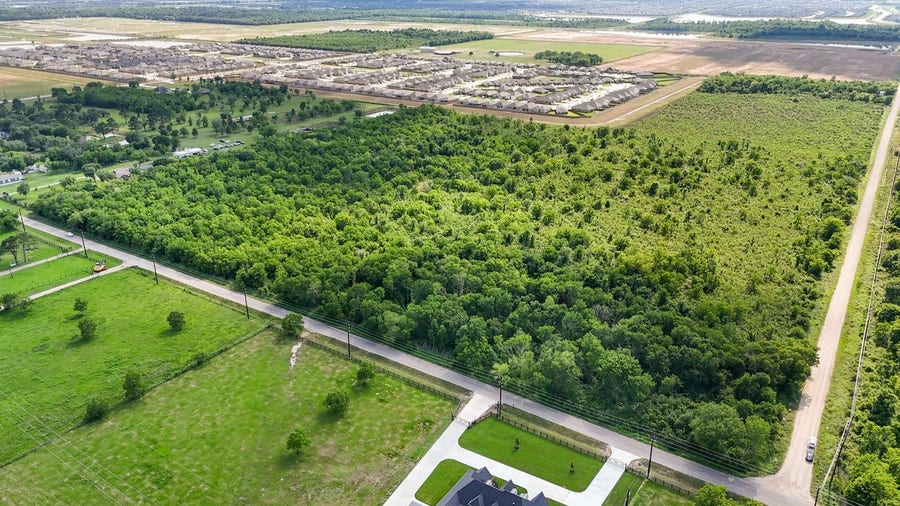 Property photo for 0 County Road 383, Rosharon, TX