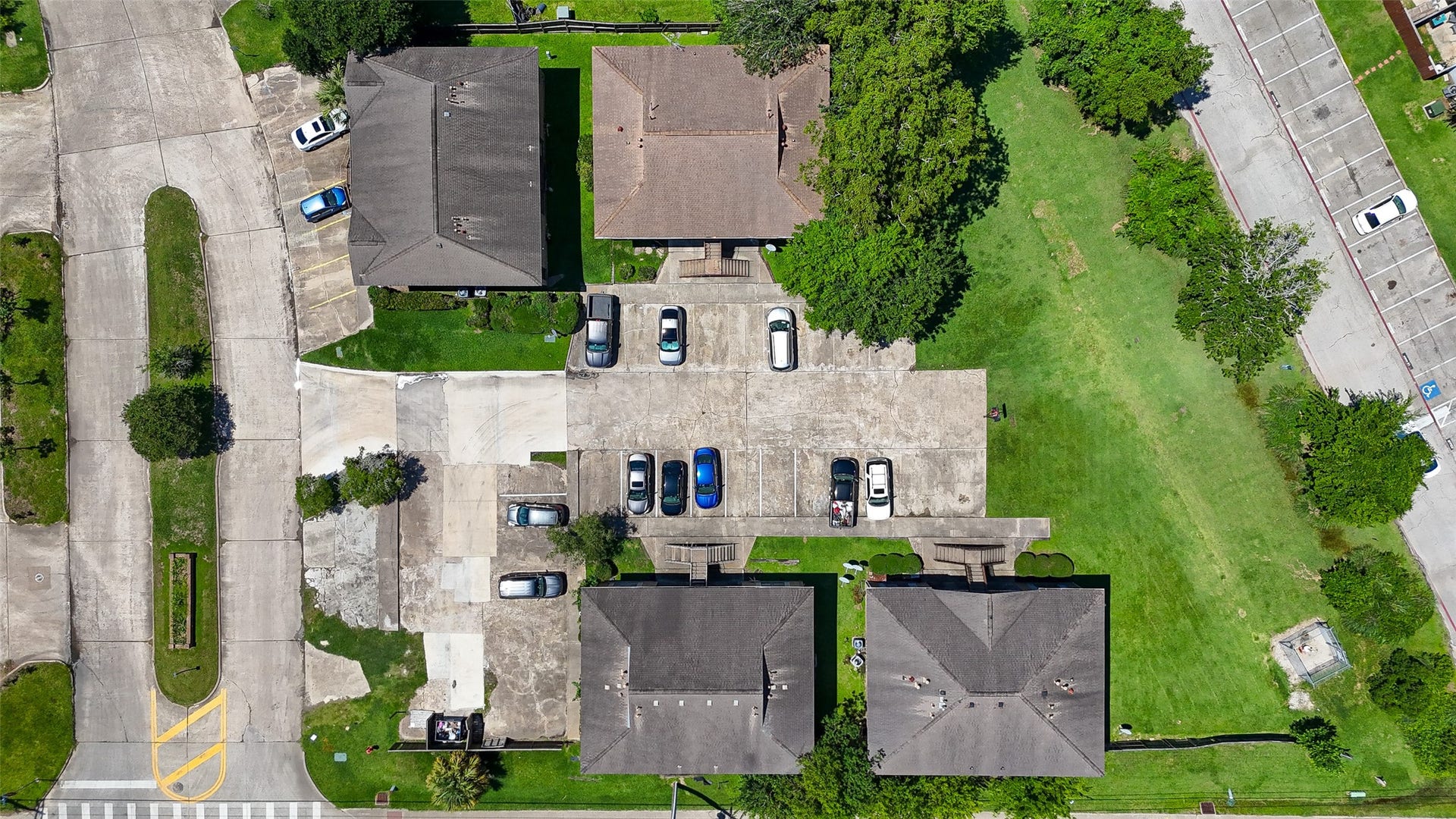 4021 Briar Hollow Drive, Dickinson, TX 77539 4021 Briar Hollow Drive, Dickinson, TX 77539