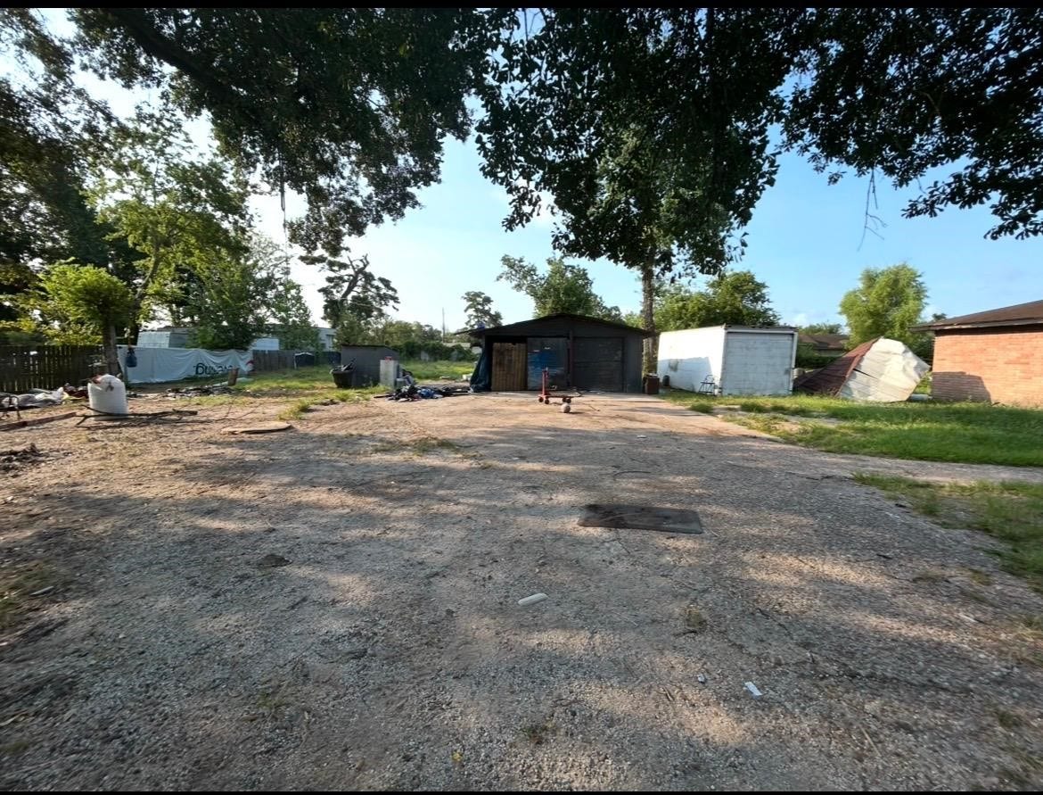 5502 Apala Drive, Houston, TX 77032 5502 Apala Drive, Houston, TX 77032