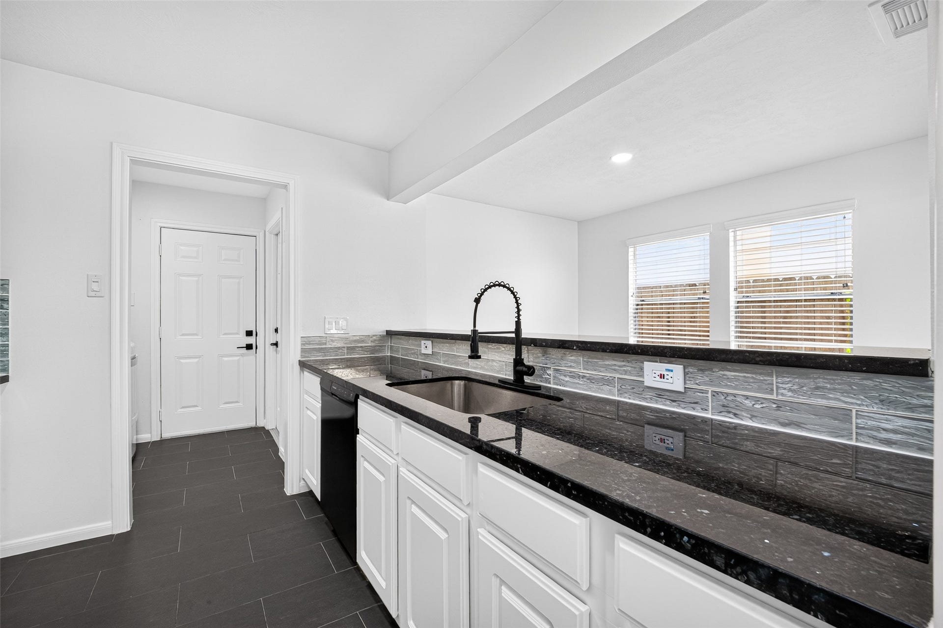 1214 Cleveland Street, Houston, TX 77019