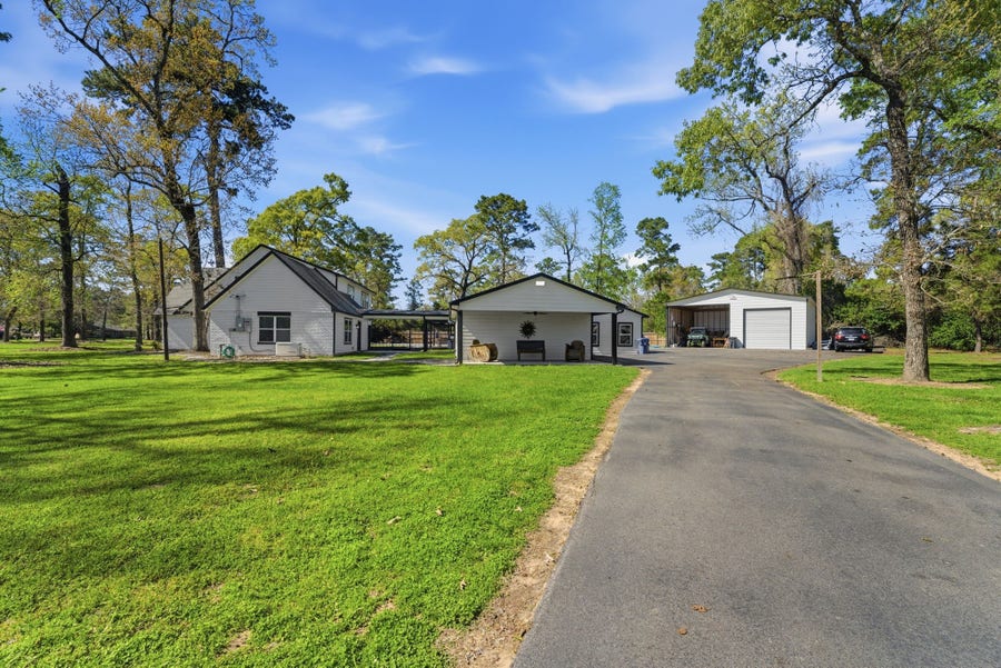 Property photo for 8526 Oakwood Drive, Magnolia, TX