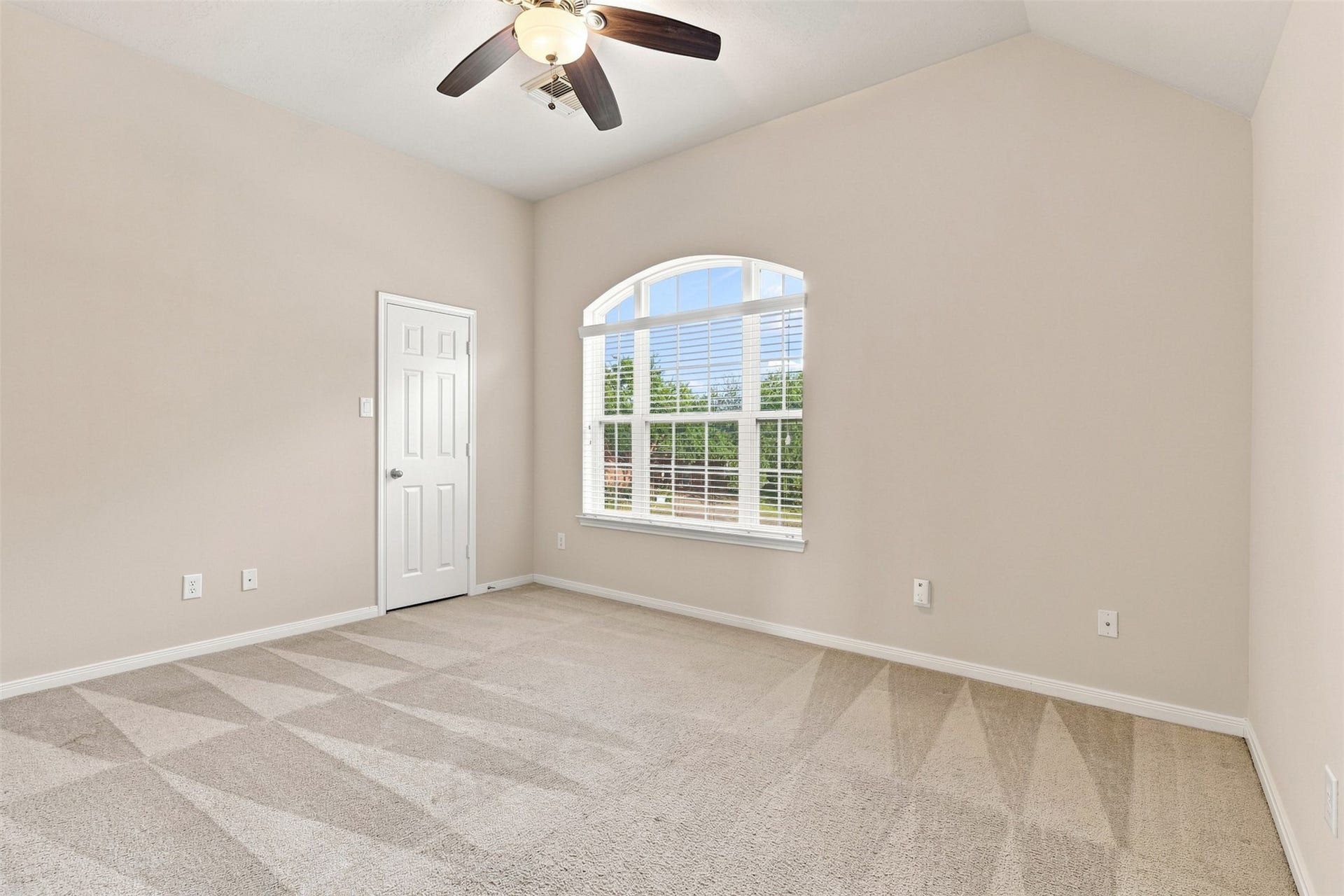 13107 Silhouette Bay Court, Pearland, TX 77584 Second Bedroom