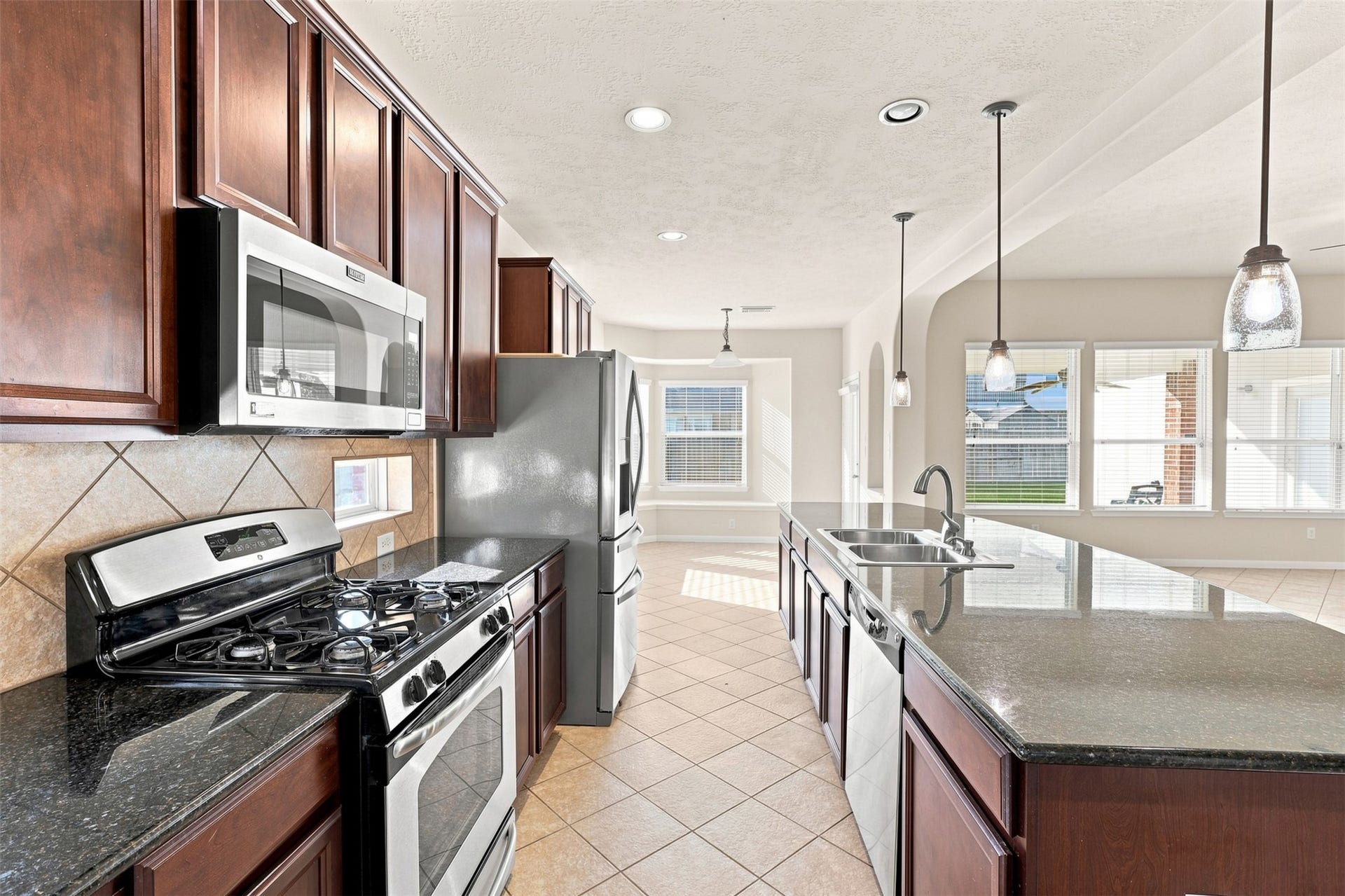 13107 Silhouette Bay Court, Pearland, TX 77584 13107 Silhouette Bay Court, Pearland, TX 77584