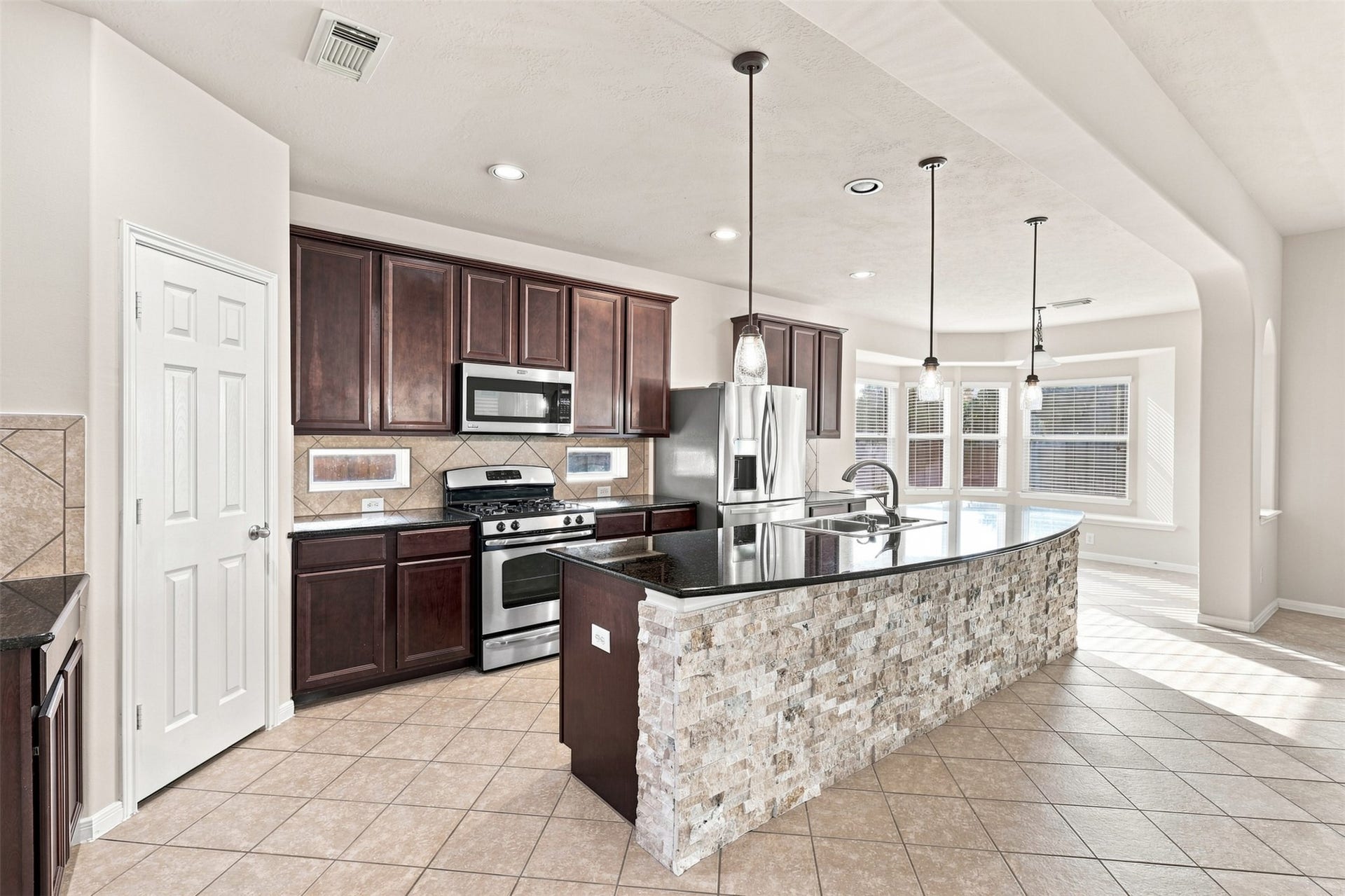 13107 Silhouette Bay Court, Pearland, TX 77584 13107 Silhouette Bay Court, Pearland, TX 77584