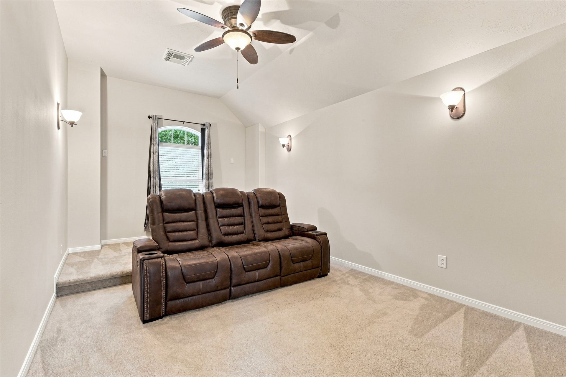 13107 Silhouette Bay Court, Pearland, TX 77584 Media Room