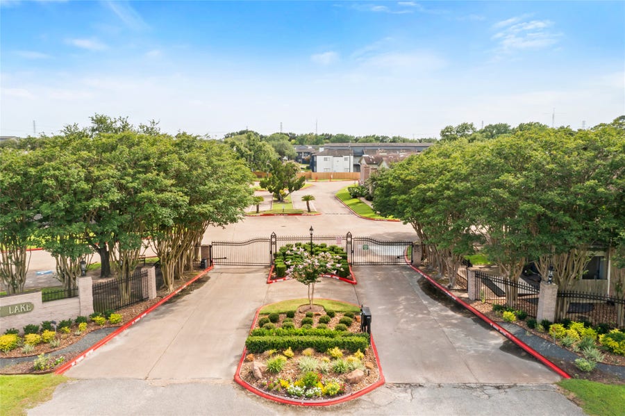 Property photo for 18800 Egret Bay Boulevard, #119, Webster, TX