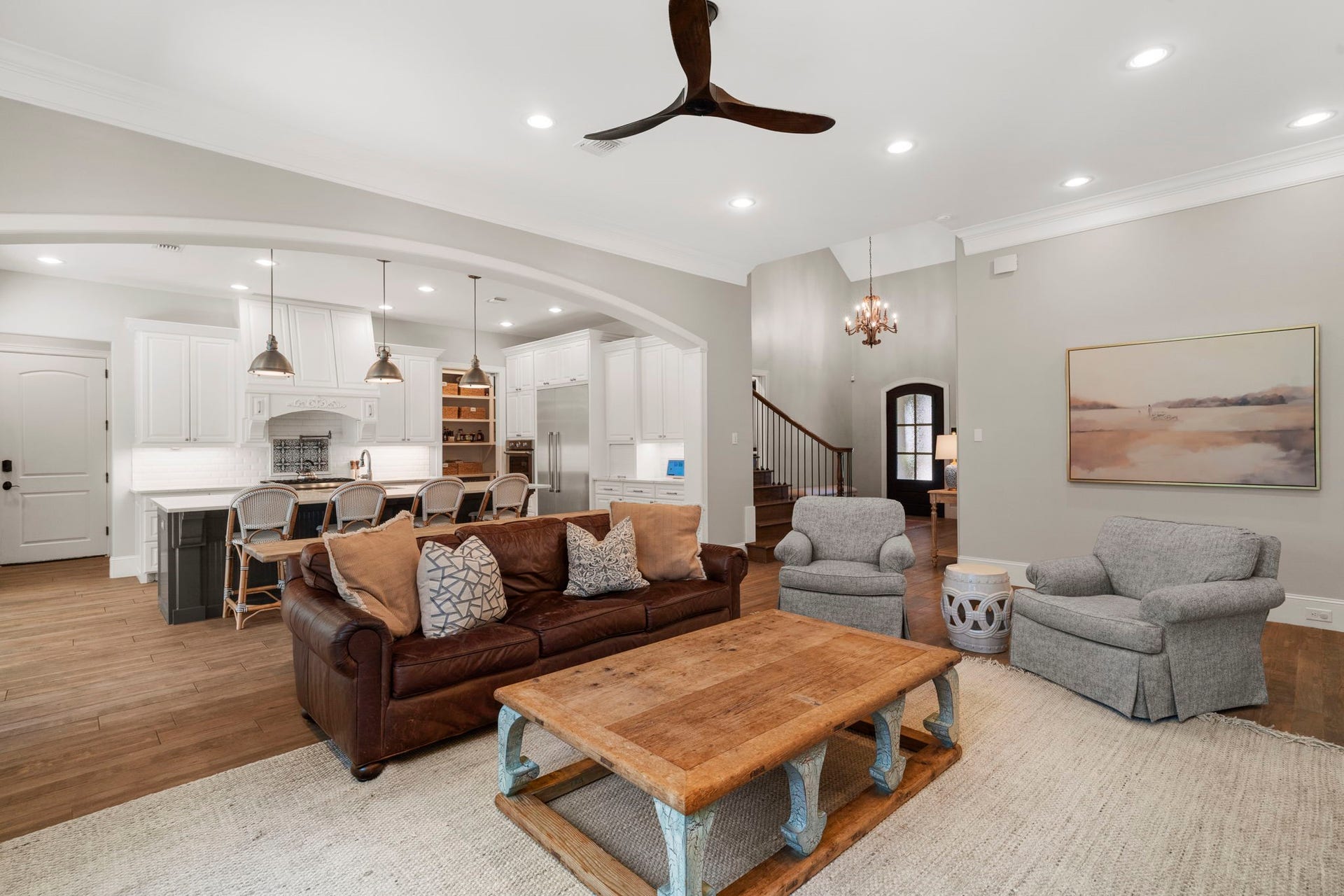 706 Oyster Creek Drive, Sugar Land, TX 77478 Designed for comfort, the home features programmable lighting and zoned HVAC, allowing you to customize the ambiance and temperature throughout each space.