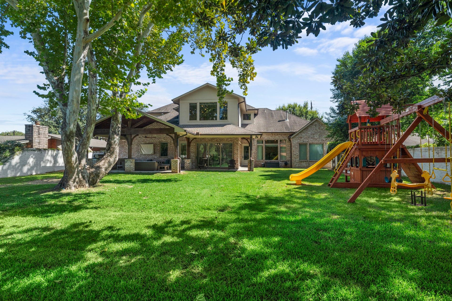 706 Oyster Creek Drive, Sugar Land, TX 77478 Whole-home water filtration system and sprinkler/irrigation systems.