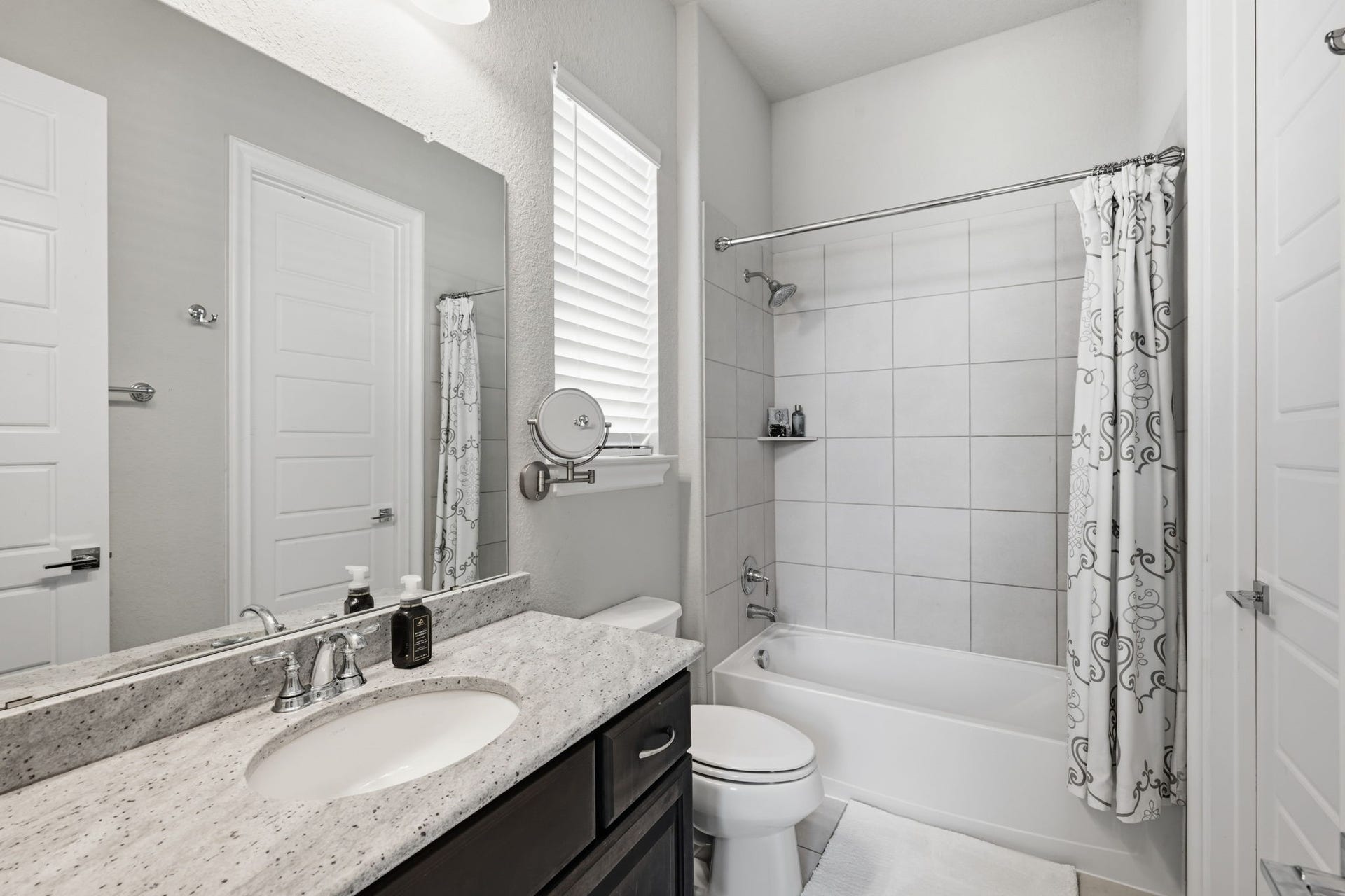 4043 Woodland Meadow Drive, Spring, TX 77386 Bath 2