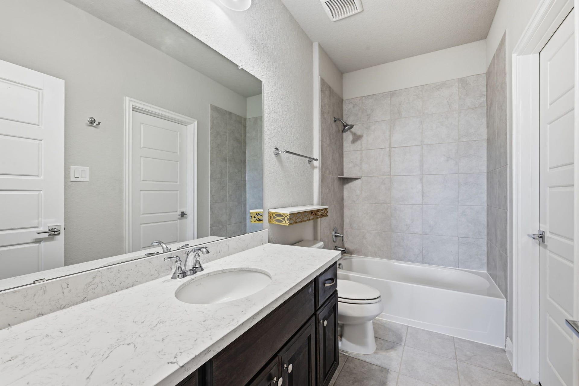 4043 Woodland Meadow Drive, Spring, TX 77386 Bath 3