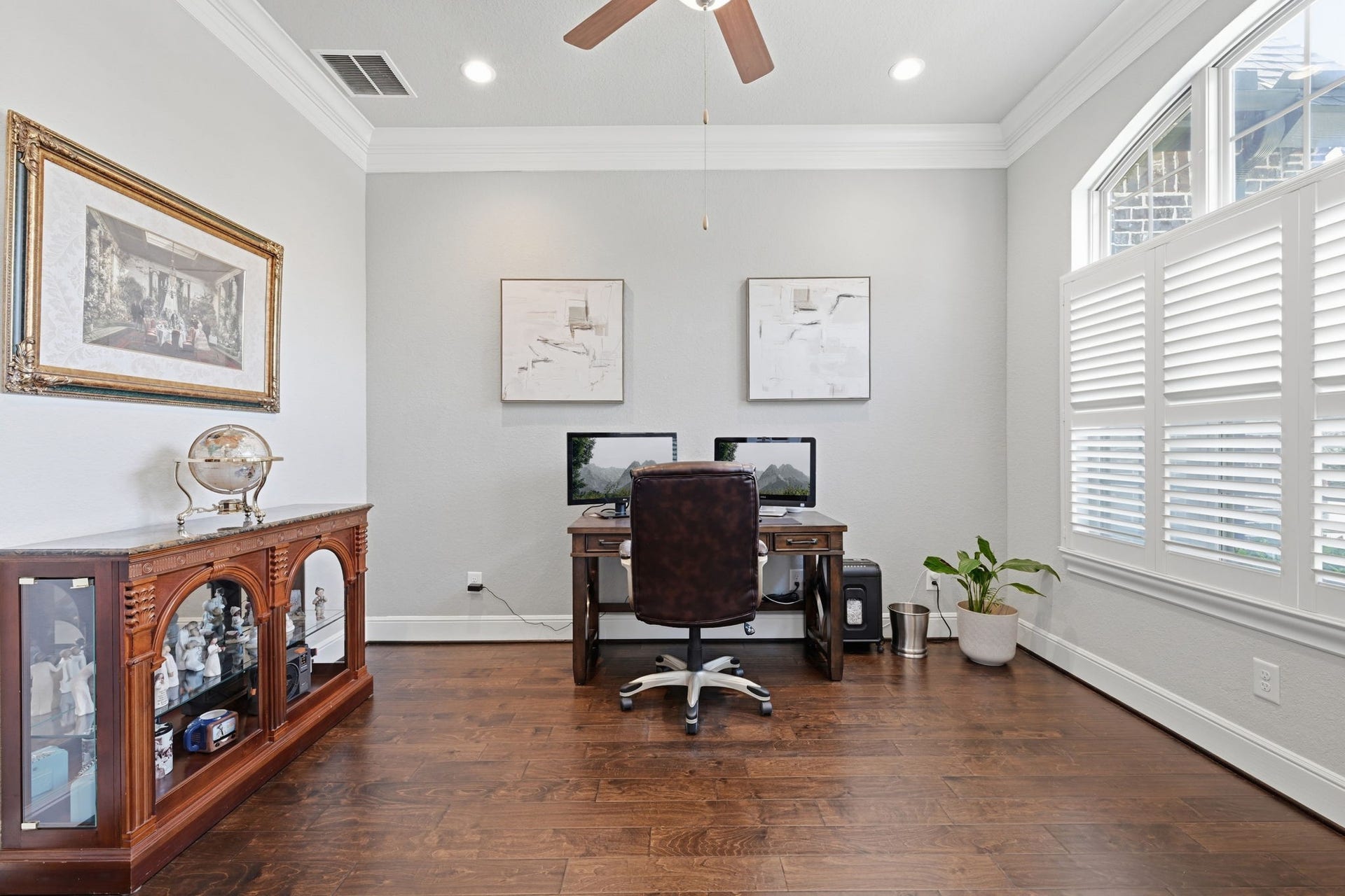 4043 Woodland Meadow Drive, Spring, TX 77386 The at-home office is located near the front of the home with lots of natural light.