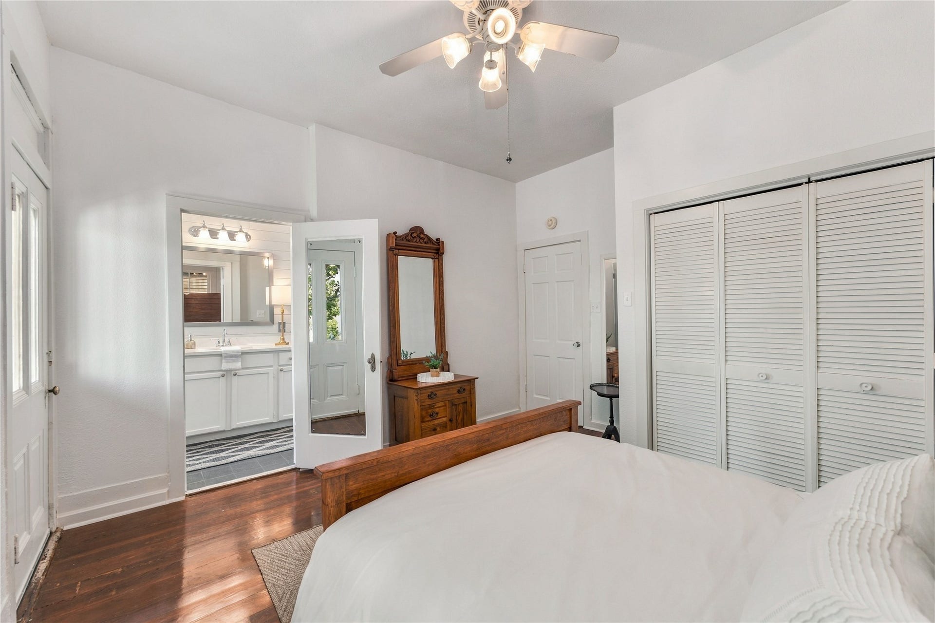 611 Church Street Street, Galveston, TX 77550 611 Church Street Street, Galveston, TX 77550