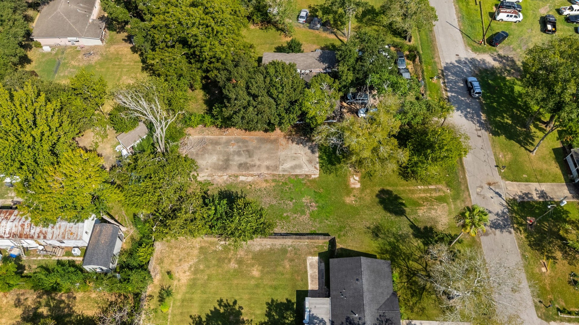 212 Woodward Street, Alvin, TX 77511 212 Woodward Street, Alvin, TX 77511