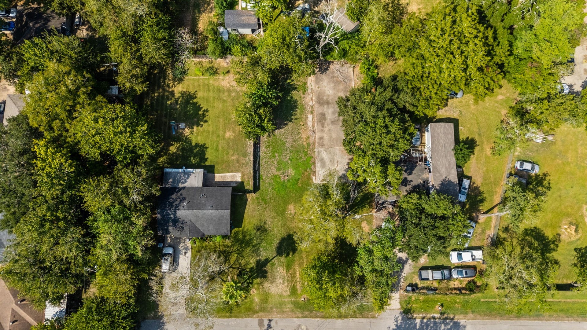 212 Woodward Street, Alvin, TX 77511 212 Woodward Street, Alvin, TX 77511
