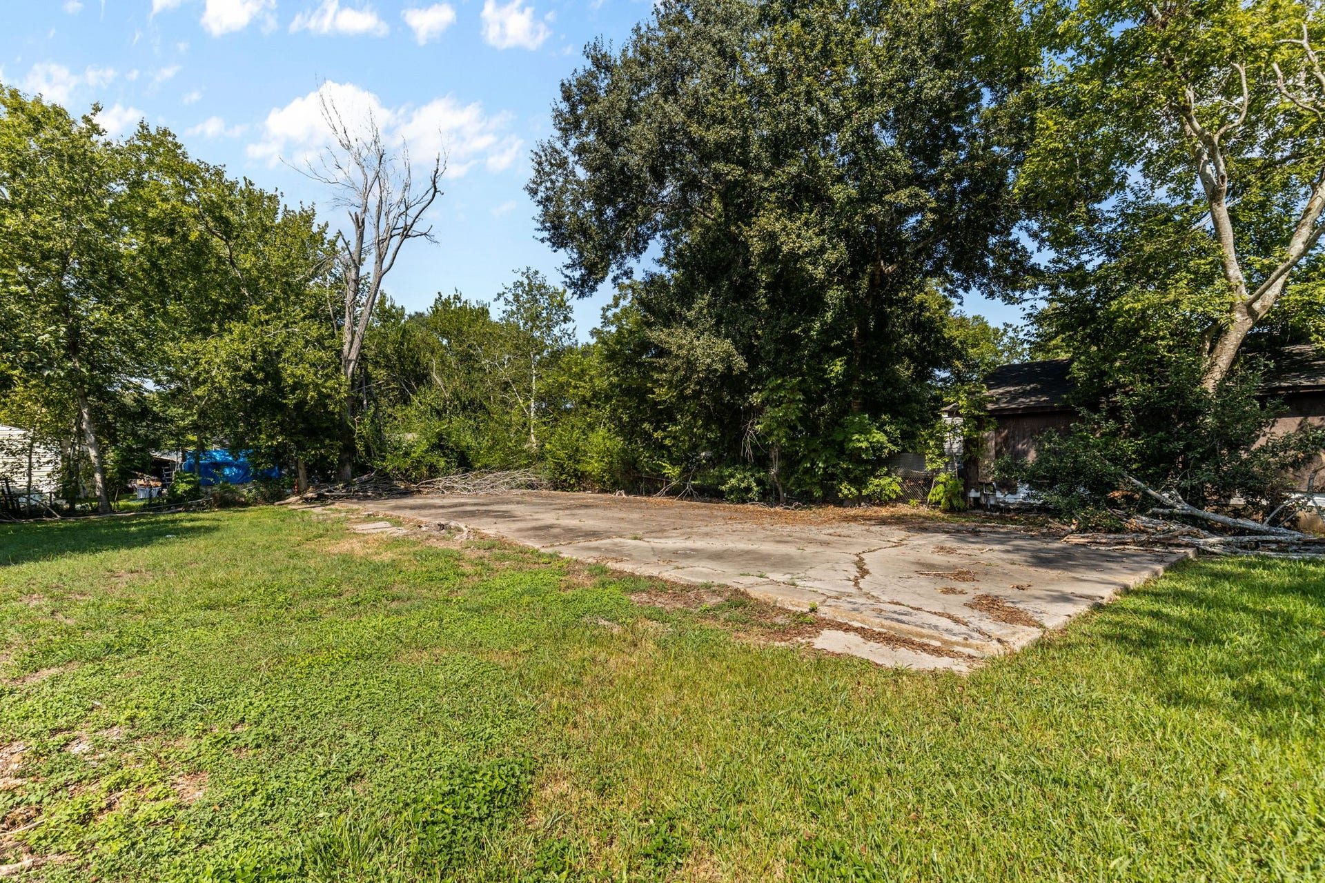 212 Woodward Street, Alvin, TX 77511 212 Woodward Street, Alvin, TX 77511