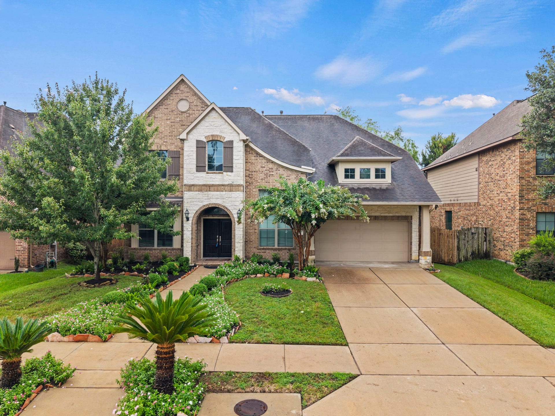 66 Genova Way Lane, Missouri City, TX 77459 Seth Real Estate Group Welcomes you to 66 Genova Way Lane.