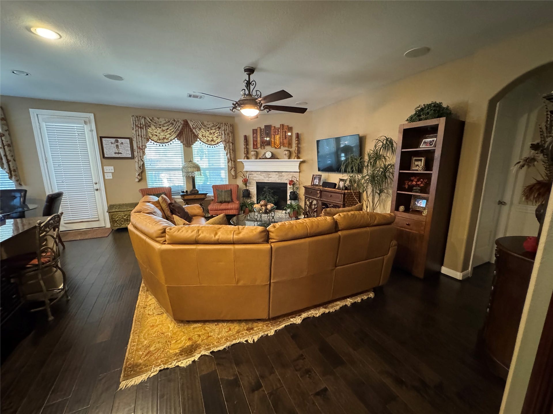 4910 Woodbury Mill Drive, Spring, TX 77389 Another look at the den