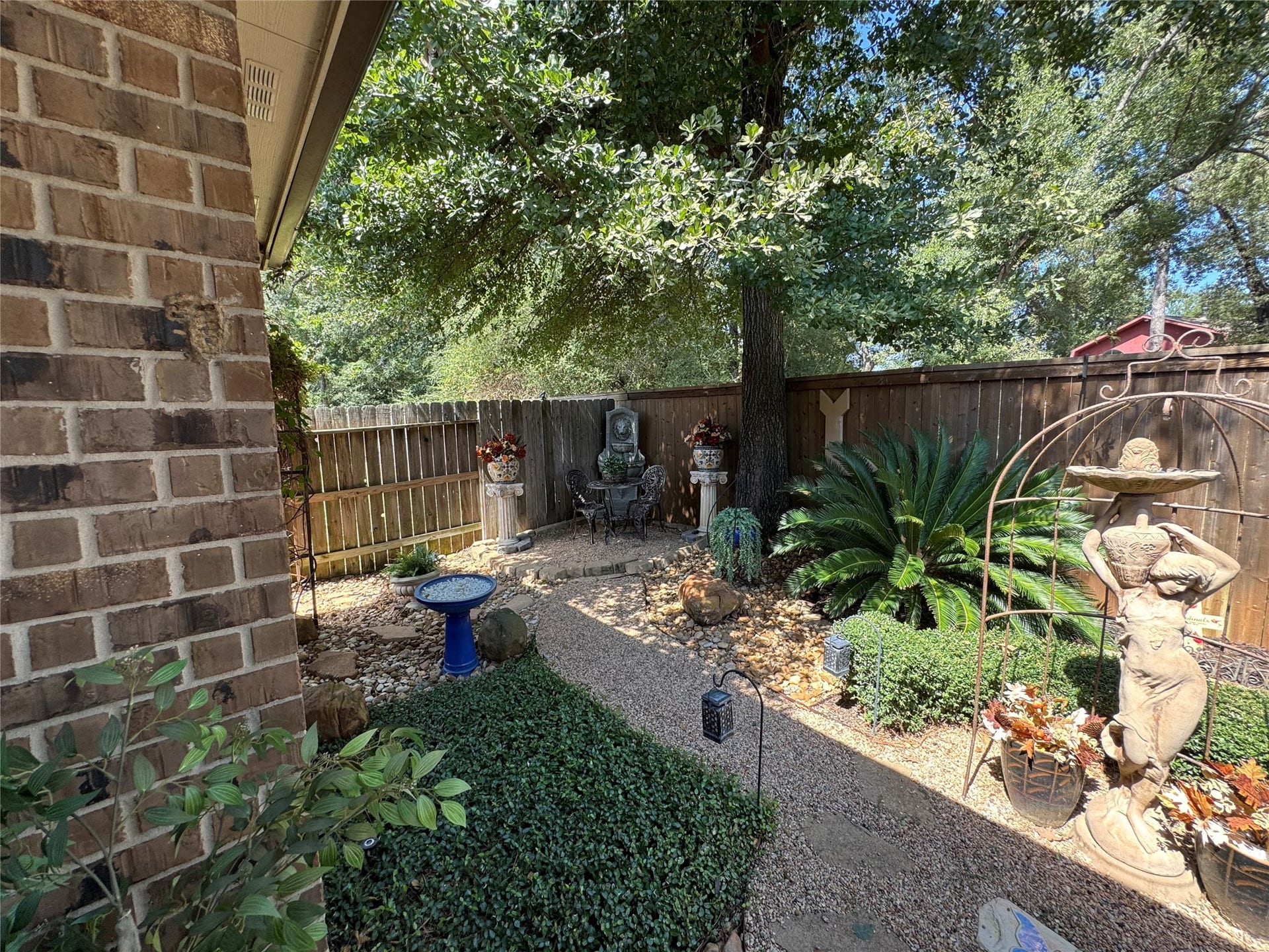 4910 Woodbury Mill Drive, Spring, TX 77389 Low maintenance in back yard