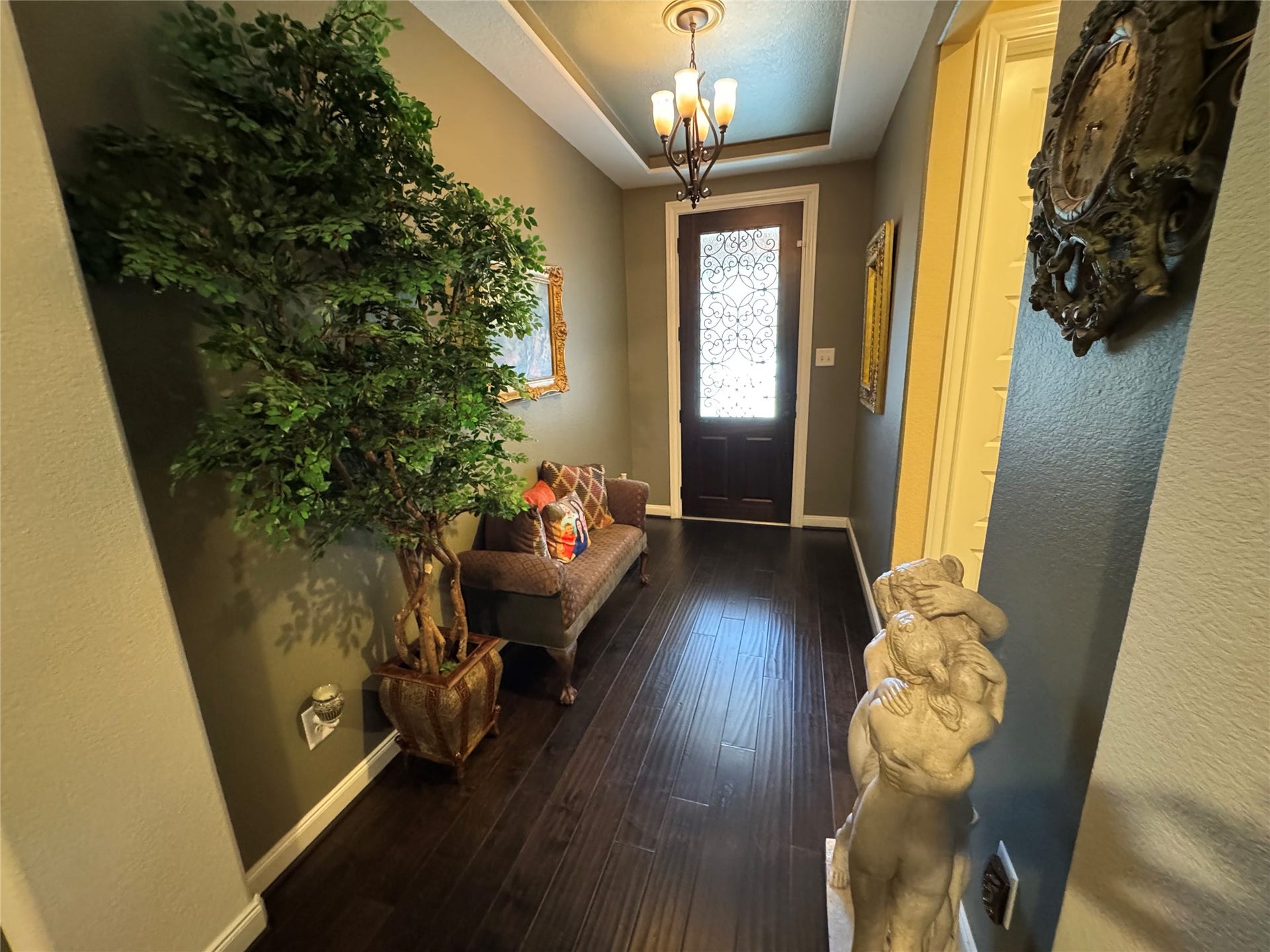 4910 Woodbury Mill Drive, Spring, TX 77389 Entry