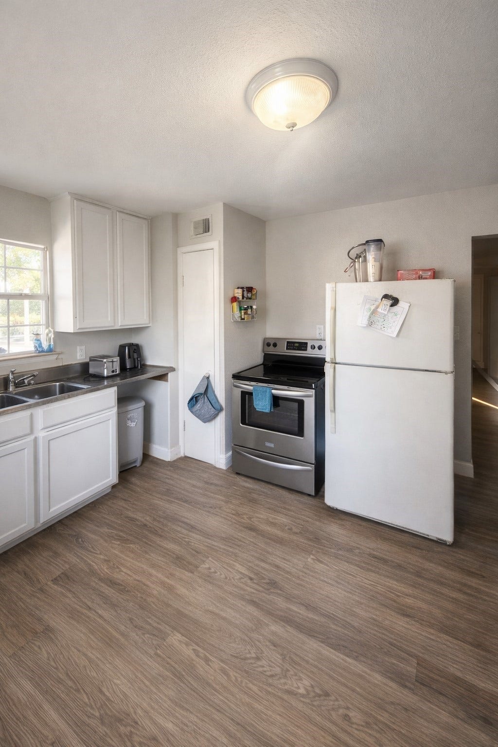 817 Church Street, Crosby, TX 77532 unit 2 kitchen