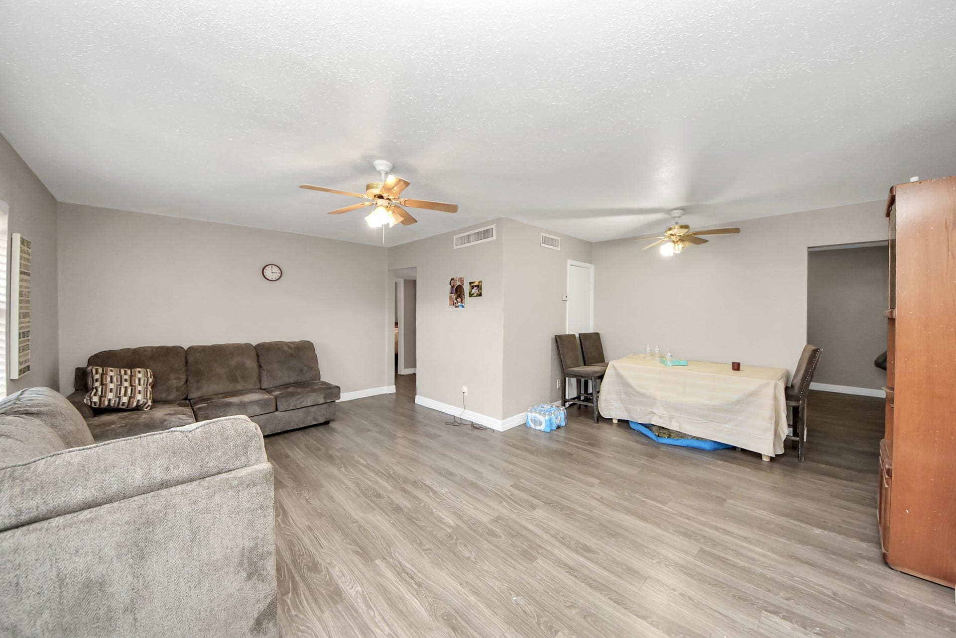 817 Church Street, Crosby, TX 77532 unit 1 Livingroom entry way view