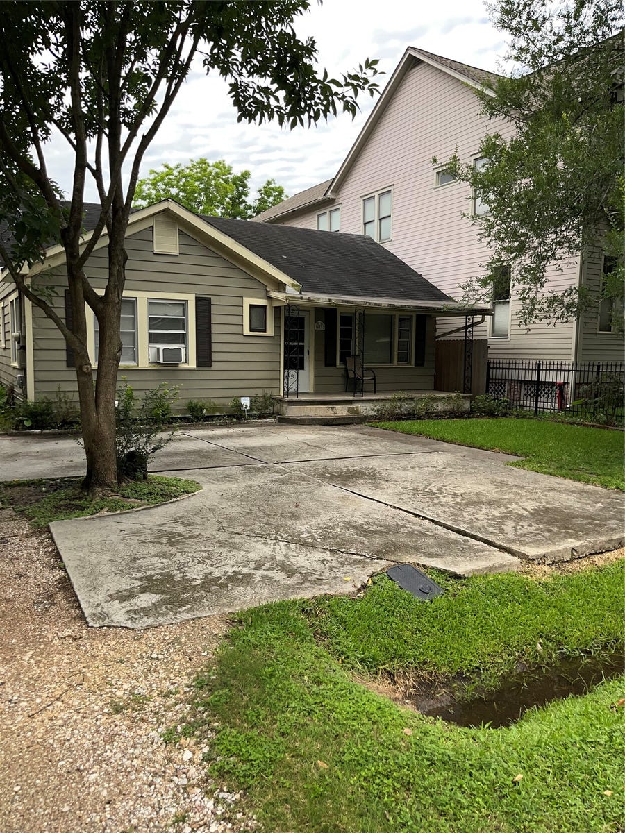 Property photo for 610 E 10th Street, Houston, TX