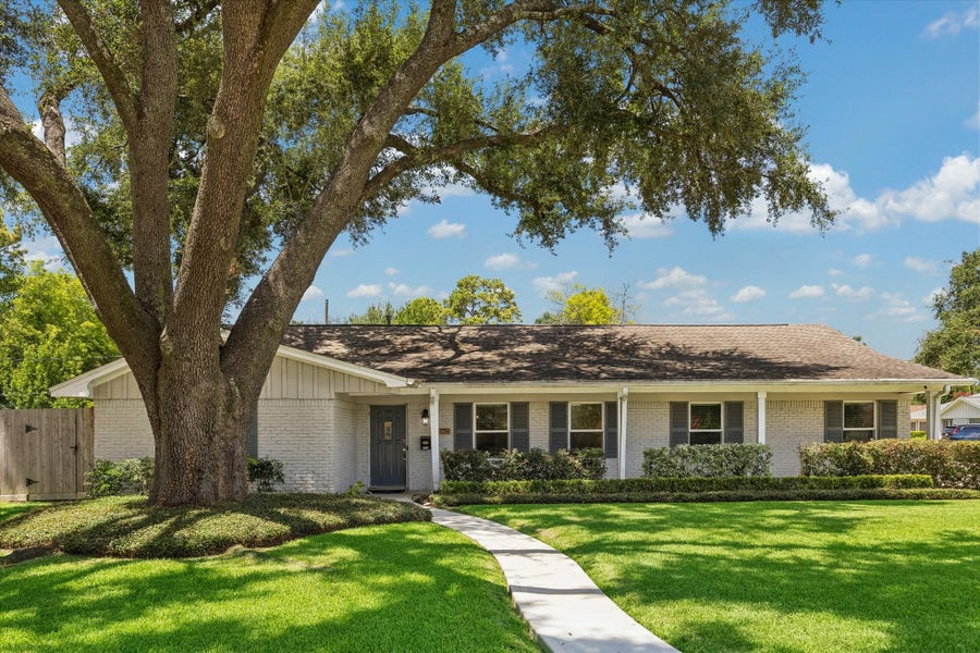 Property photo for 10423 Barwood Drive, Houston, TX