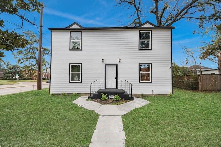 Property photo for 3760 Rio Vista Street, Houston, TX