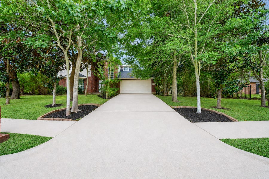 Property photo for 3211 Carmel Valley Drive, Missouri City, TX