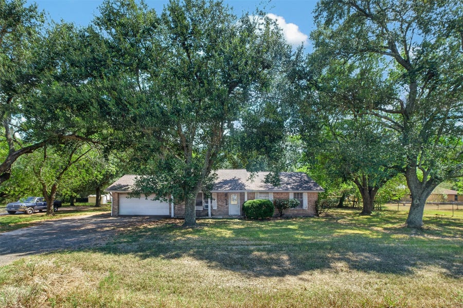 Property photo for 2713 Mazen Road, Rosenberg, TX